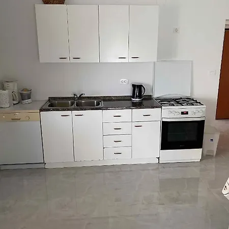 2 Apartment Kampor