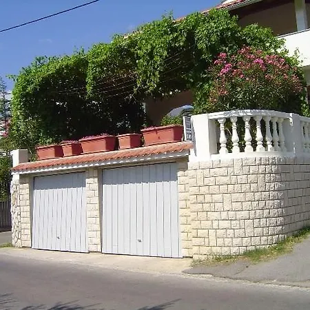Apartament 2 *