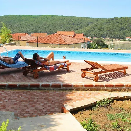Apartament 2 *