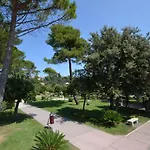 2 * Кампор