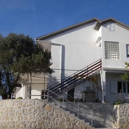 2 Apartman Kampor