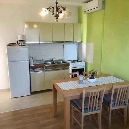 2 Apartman Kampor