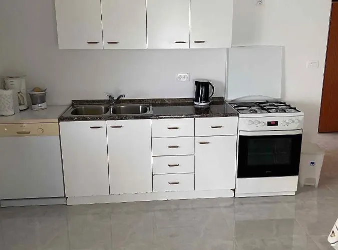 2 Apartment Kampor